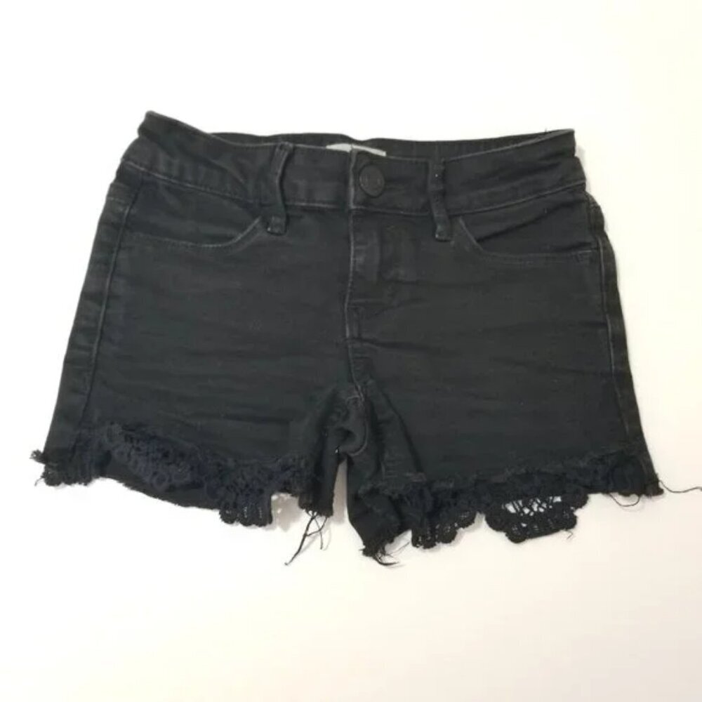 🔴 So Embroidered detail Black denim shorts size 8 (F22)